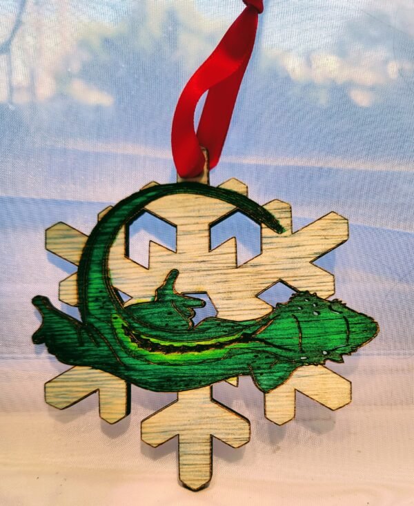 Crested Gecko Snowflake Holiday Ornament (Festive Stu) - Image 5