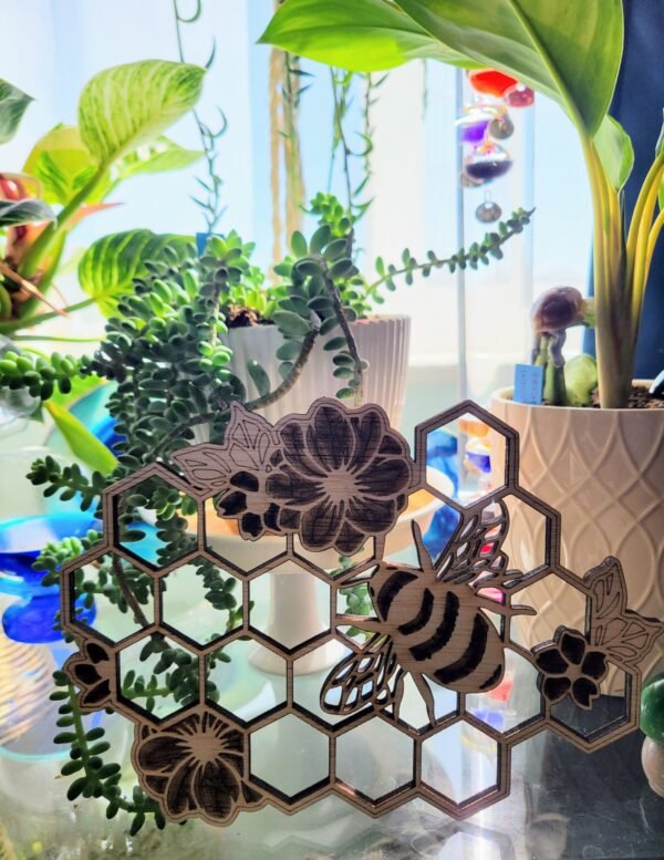 Bumble Bee on Honeycomb with Flowers (cut-out)