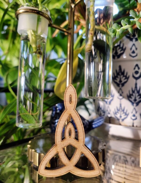 Motherhood Knot